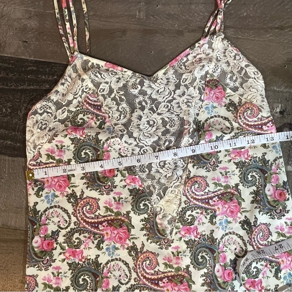 Vintage Victoria’s Secret Gold Label Paisley Chemise size XS - Picture 9 of 11